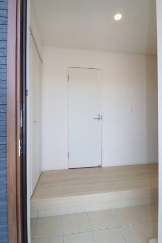 矢吹町小松第７　　　２号棟　　　善郷小学校、矢吹中学区の玄関