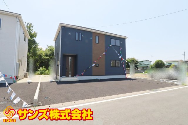 矢吹町小松第７　　　２号棟　　　善郷小学校、矢吹中学区の外観|北東側から見た駐車場を含む外観♪