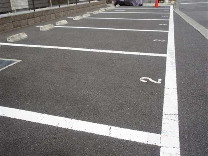 クレイノクローバーハイツⅡの駐車場