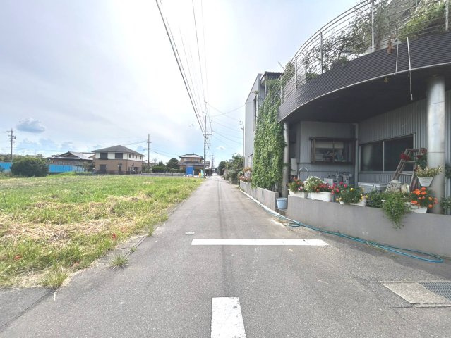 リーブルガーデン　一宮市浅野字長島　全4区画分譲の前面道路含む現地写真|「現地（2026年7月31日）撮影」　　
■前面道路　
■ヤマダ不動産　株式会社リライフ