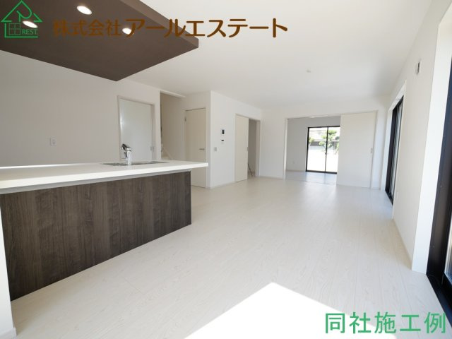 加古川市加古川町美乃利　　JR「加古川駅」徒歩18分の居間・リビング|同社施工事例