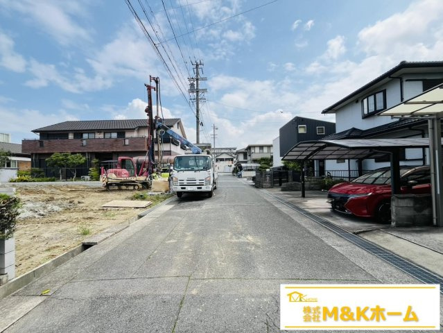 知多市つつじが丘3丁目　全2棟　1号棟の前面道路含む現地写真|R8.6.29撮影　陽当り良好☆