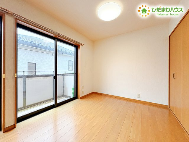 熊谷市上之　中古一戸建て　の寝室|セカンドリビングとしても使用できる空間です！
壁面が白なのでプロジェクターを映して映画もいいですね！！