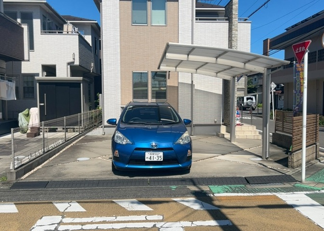 【駐車場】 | 駐車場と明記されていても、最小スペースでつくられた駐車場だと大型車は駐車できなかったり、出入りしにくくなったりする可能性があります。お車のサイズと購入したい物件の駐車場のサイズを現地で確認しましょう。