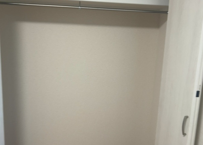 【収納】 | ウォークインクローゼットがあれば、クローゼット内でコーディネートが完成できますし、季節の変わり目に行う衣替えの手間も省けます。また、スーツケースなど大きいものもしまうことができ使い勝手がよいです。