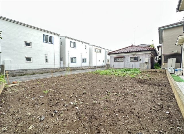 【外観】 | 新座市野火止1丁目　建築条件なし売地　全1区画　(丸井志木店) | 販売現地／2026年7月6日撮影　
新座市役所方面へのアクセスも良く、落ち着いた住宅街の中で利便性と住みやすさを兼ね備えた住環境です。
