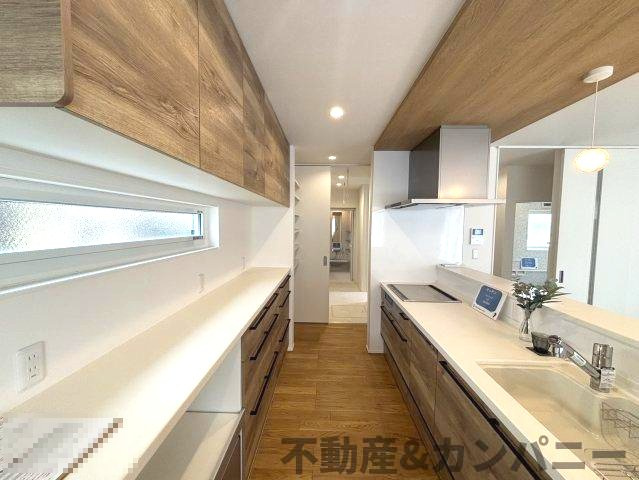 松山市高岡町2期5号地の中古戸建