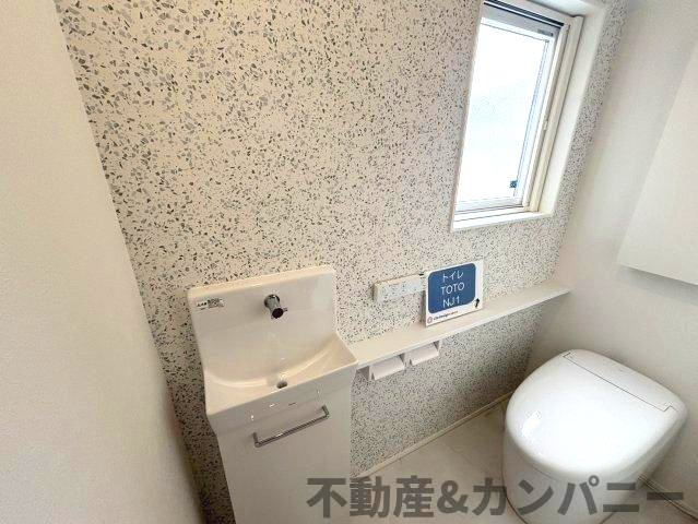 松山市高岡町2期5号地の中古戸建のキッチン|お料理しやすいキッチンです