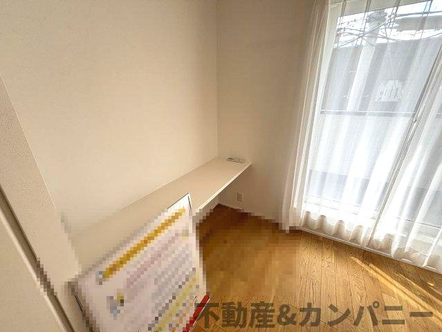 松山市高岡町2期5号地の中古戸建のその他|作業スペースです