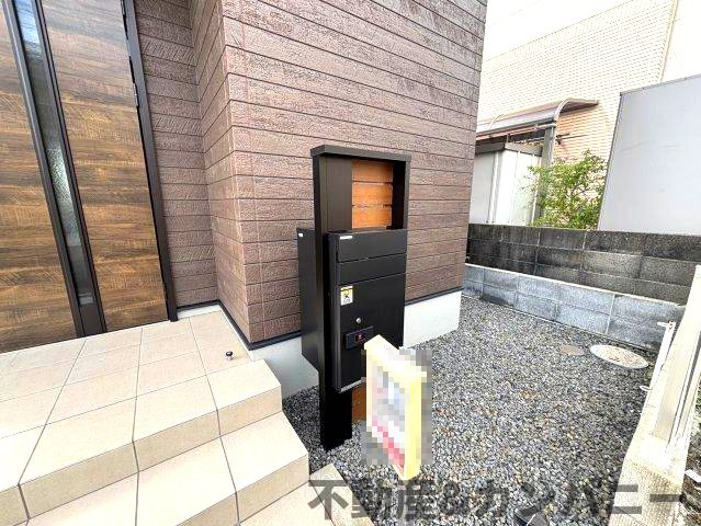 松山市高岡町2期5号地の中古戸建のその他|独立型ポスト付きです