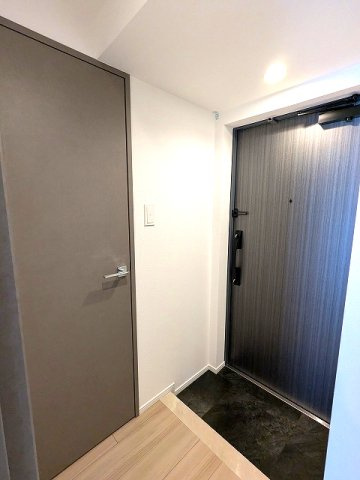 エスレジデンス新御徒町chiaroの設備|ディンプルキー、ダブルロックセキュリティ、シューズインクローゼット、人感センサー付玄関ライト