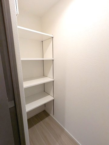 エスレジデンス新御徒町chiaroの設備|キャリーケース等収納可能なシューズインクローゼット