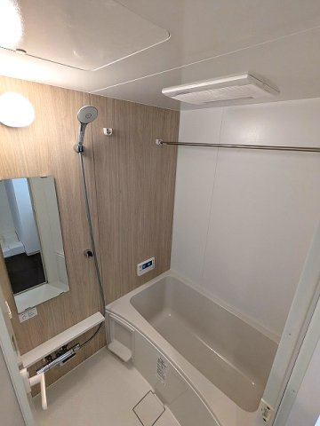 エスレジデンス新御徒町chiaroの浴室|追焚オートバス、浴室換気乾燥機、24時間換気システム、ワイドシャワーヘッド