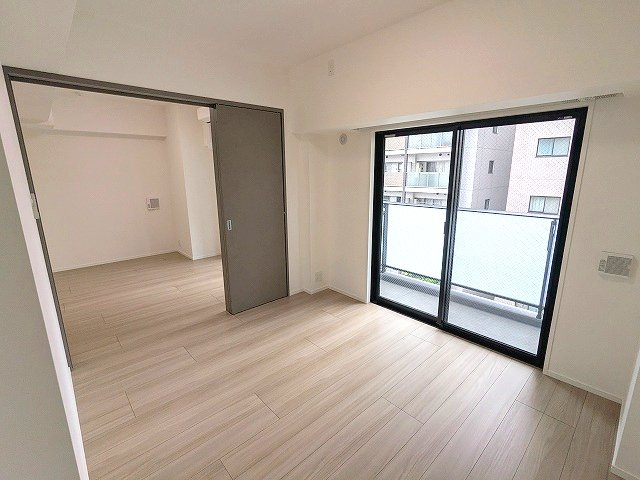 エスレジデンス新御徒町chiaroのその他共用部分|洋室とリビング