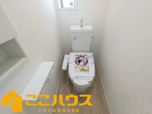 読谷村大湾第2　新築戸建て　全2棟　1号棟のトイレ|【施工例】※同施工の別物件写真