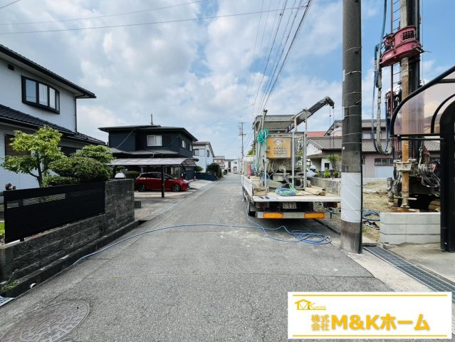 知多市つつじが丘3丁目　全2棟　2号棟の前面道路含む現地写真|R8.6.29撮影　前道6ｍ！