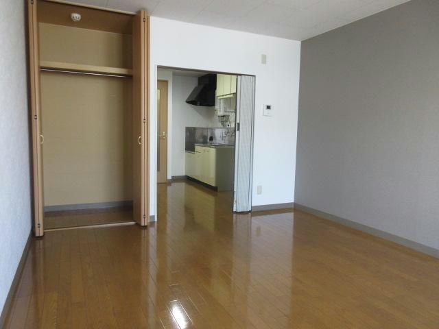 2ndアーバンの洋室