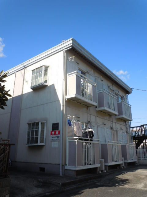 横浜市神奈川区三ツ沢下町のアパートの外観