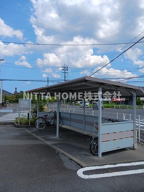 与謝郡与謝野町字岩滝のアパートのその他|屋根付きの駐輪場がついています◎