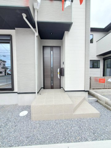 三郷市　戸ケ崎1丁目　新築戸建　全4棟の玄関|ゆったりとした玄関です