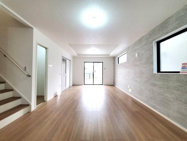 三郷市　戸ケ崎1丁目　新築戸建　全4棟の居間・リビング|おしゃれな居間です