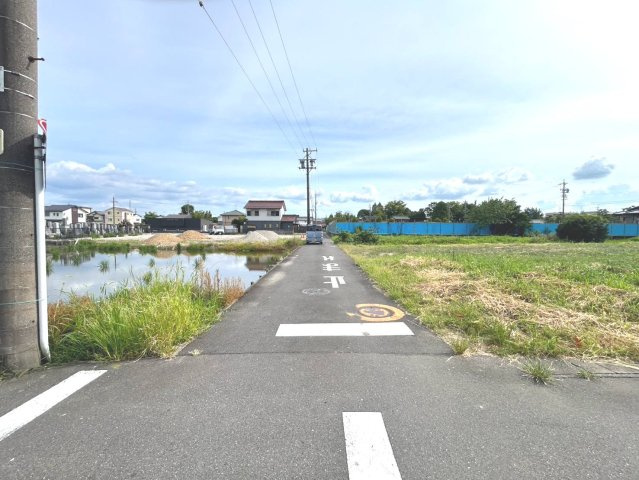 リーブルガーデン　一宮市浅野字長島　全4区画分譲の前面道路含む現地写真|「現地（2026年7月31日）撮影」　
■前面道路　
■ヤマダ不動産　株式会社リライフ