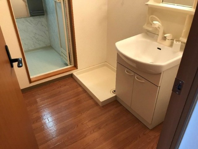 Ｐｒｉｍｅ-ｒｏｓｅの洗面所|別部屋同一間取りのお写真となります。