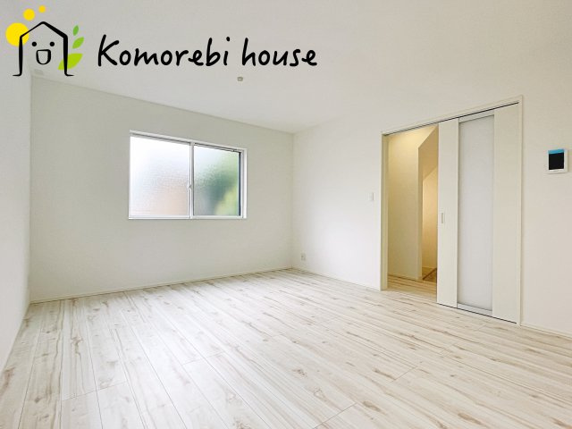 上尾市畔吉　新築一戸建ての居間・リビング|おしゃれな居間です