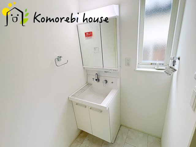 上尾市畔吉　新築一戸建ての独立洗面台|独立洗面化粧台付き