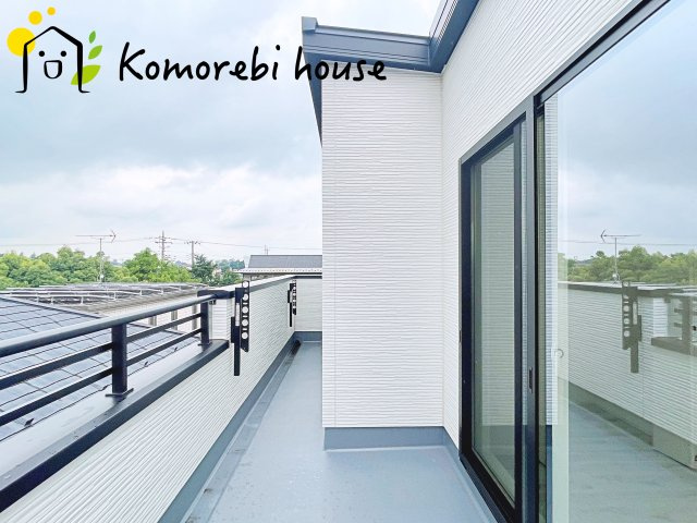 上尾市畔吉　新築一戸建てのバルコニー|バルコニーからの眺めを楽しみながら食事をしませんか