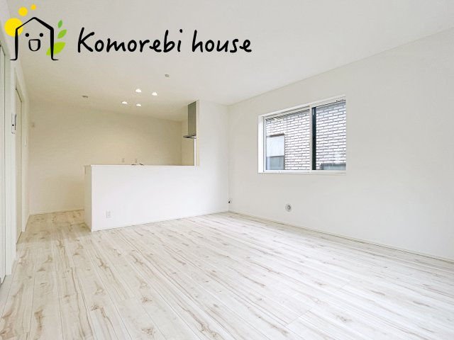 上尾市畔吉　新築一戸建ての居間・リビング|ゆったり過ごせる居間です