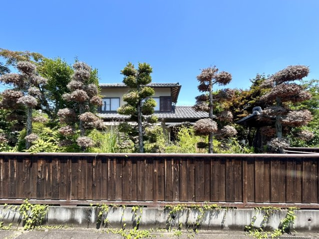 【中古戸建】高崎市城山町2丁目の外観|■外観｜特徴のある個性的な住まいと美しい街並み、そして住みやすい環境を、ぜひ現地でご覧になりませんか。お気軽にお問合せください(^^)  