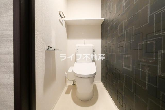 スワンズシティ大阪エスクレアのトイレ|落ち着いた色調のトイレです