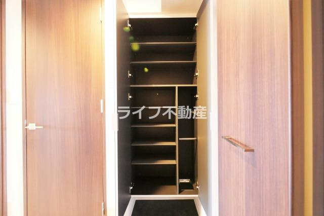 スワンズシティ大阪エスクレアの収納|専用の収納スペースです