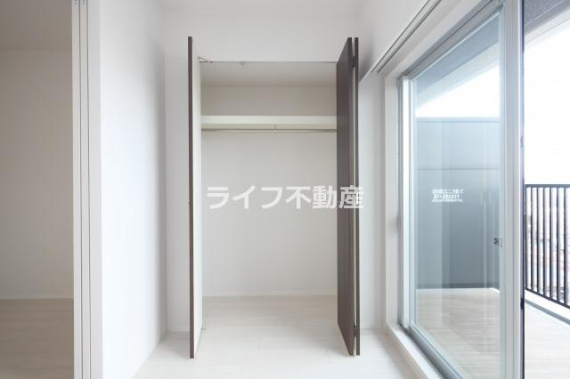 スワンズシティ大阪エスクレアの収納|小物を収納するのに便利です