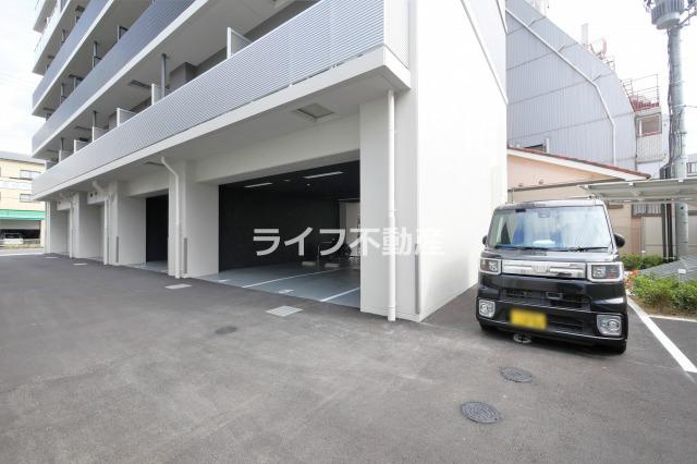 スワンズシティ大阪エスクレアの駐車場|駐車場に車を止められます