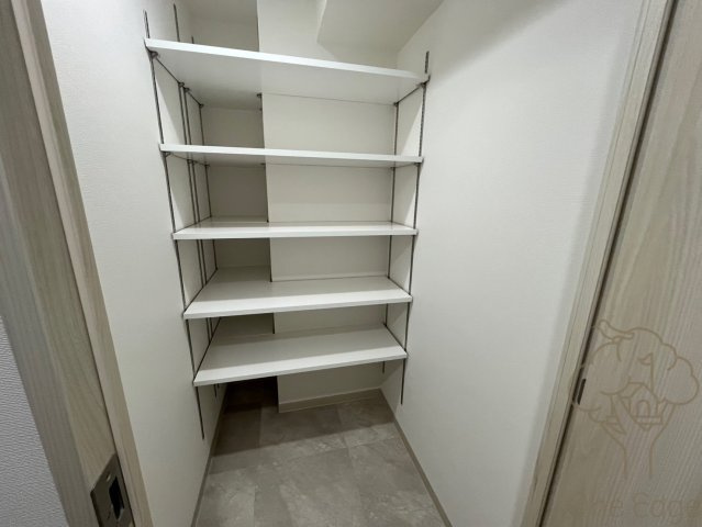STANDZ新大阪の玄関