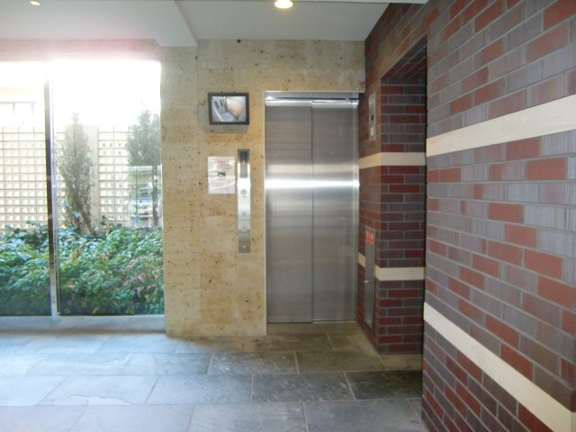 エル・セレーノ石屋川のエントランス