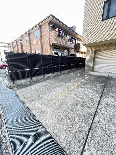 メゾンドファミーユⅡの駐車場