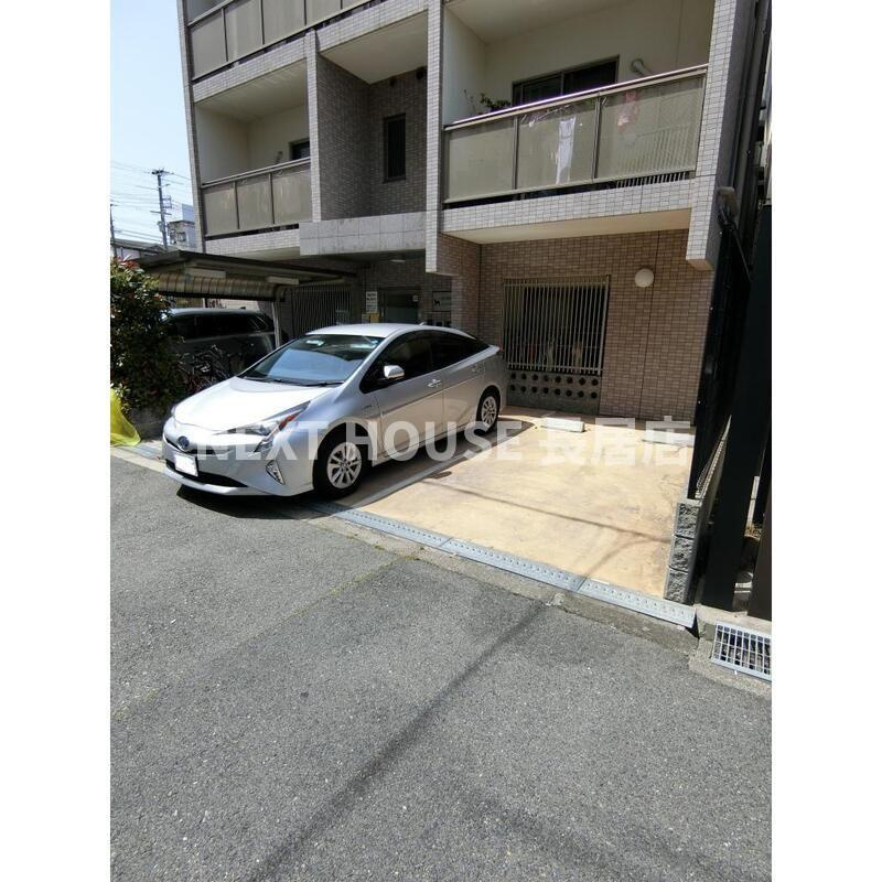 ジュノー　Ⅲの駐車場
