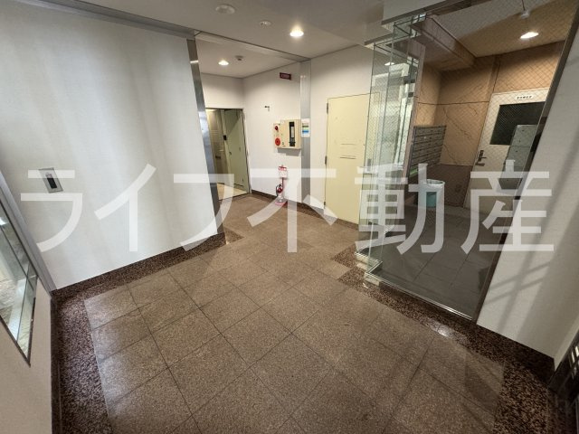 SENSE COURT森ノ宮のエントランス|建物の内部です