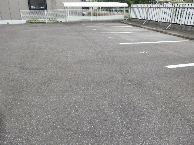ハートホーム山本Ａの駐車場