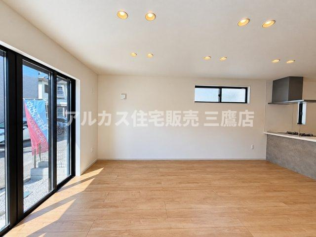 西東京市南町2丁目　西武新宿線　田無駅　新築戸建の居間・リビング|更地から見渡す周囲の景色です。落ち着いた周辺環境と空の広がりを感じられるロケーションです。