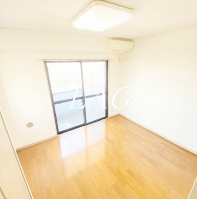 【居間・リビング】 | エミネンス小山 | 洋室のお部屋です。