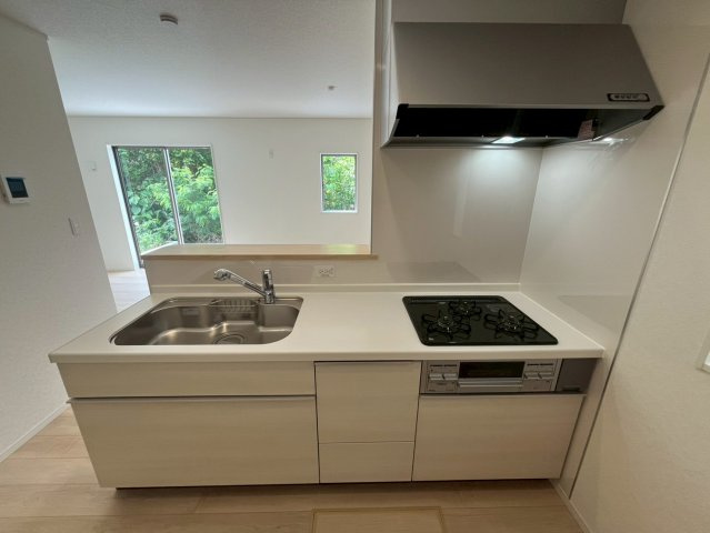 クレイドルガーデン南城市佐敷 1号棟（全3棟）※本日内覧可能※のキッチン|コンパクトで使いやすいキッチン