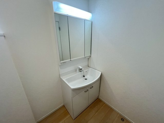 クレイドルガーデン南城市佐敷 1号棟（全3棟）※本日内覧可能※の独立洗面台