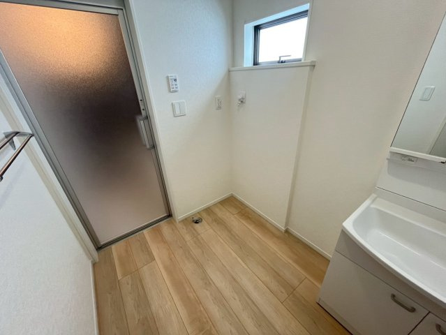 クレイドルガーデン南城市佐敷 1号棟（全3棟）※本日内覧可能※の脱衣所|洗濯機置き場