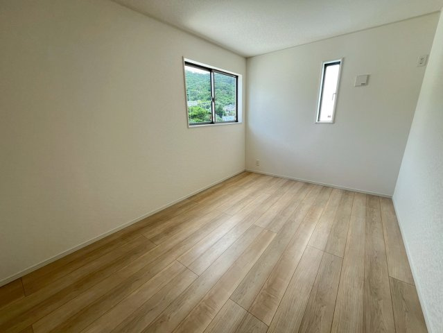 クレイドルガーデン南城市佐敷 1号棟（全3棟）※本日内覧可能※の洋室|洋室（6.7畳）