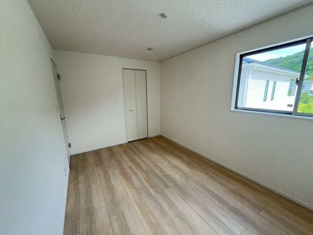 クレイドルガーデン南城市佐敷 1号棟（全3棟）※本日内覧可能※の洋室|洋室（6.7畳）