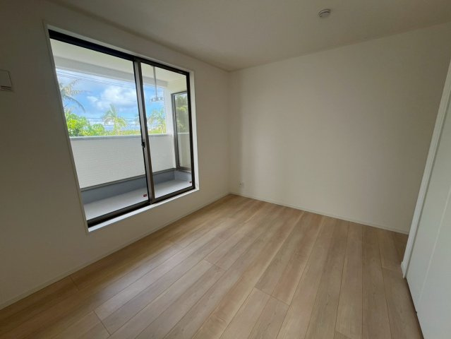 クレイドルガーデン南城市佐敷 1号棟（全3棟）※本日内覧可能※の洋室|主寝室（6.5畳）